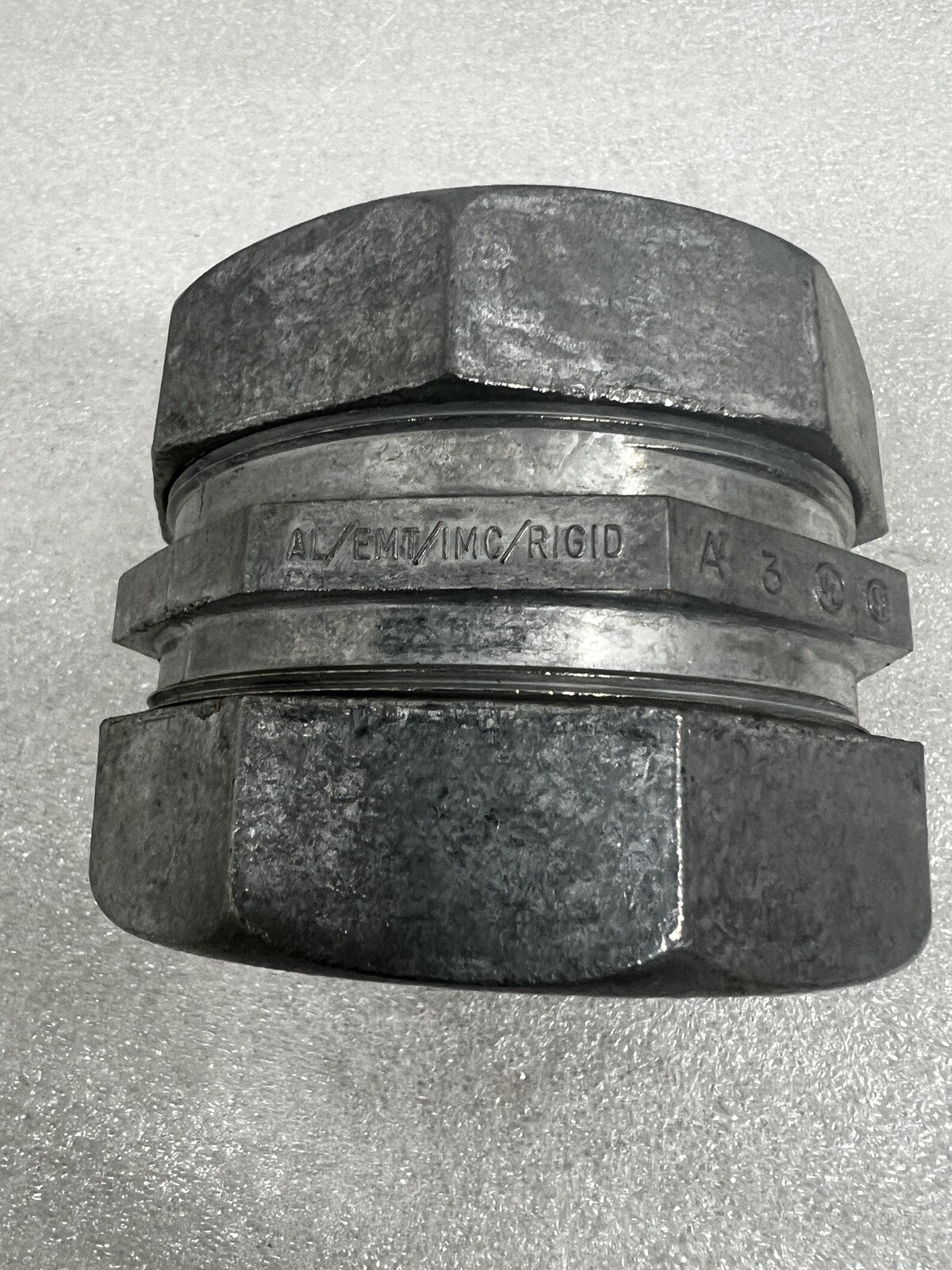 Arlington 837 3" EMT Compression Coupling, Zinc Die-Cast