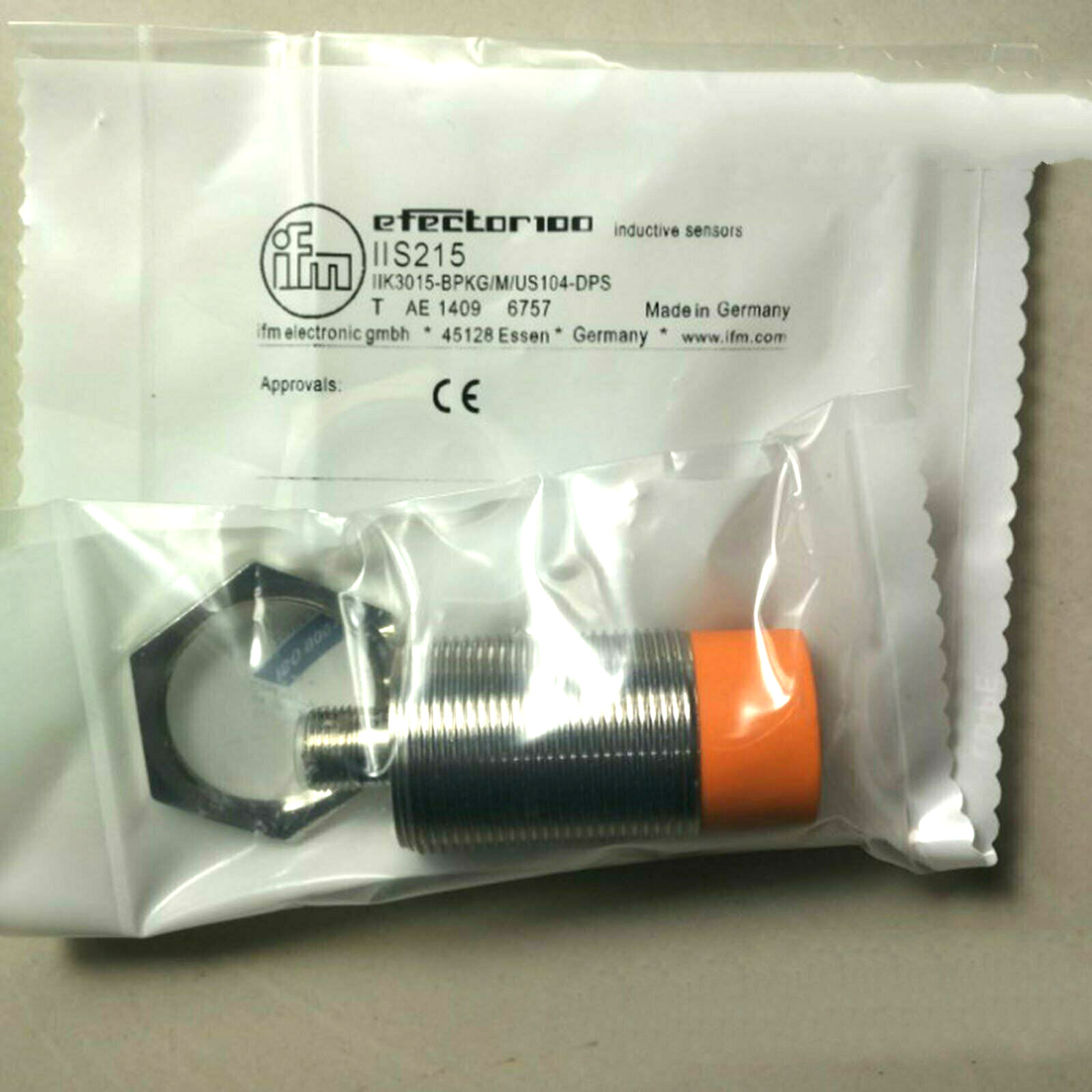 IFM IIS215 Proximity Switch New