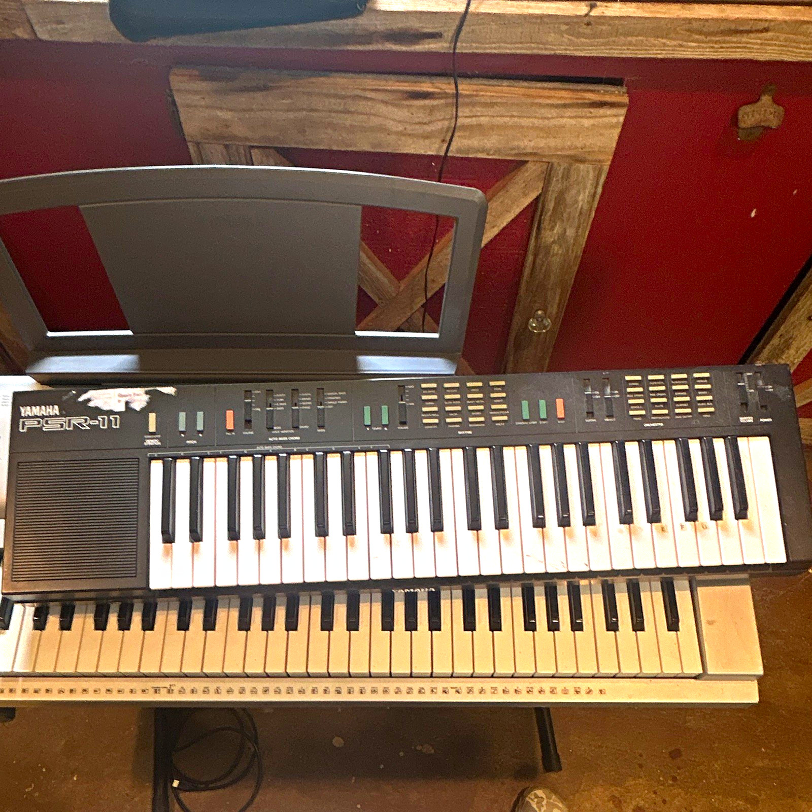 Yamaha PSR-11  49-Key Electronic Keyboard, Synth Action, Built-In Speaker, MIDI