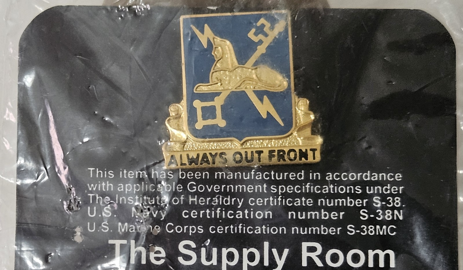 GENUINE U.S. ARMY CORPS CREST: MILITARY INTELLIGENCE - ALWAYS OUT FRONT -SEALED.