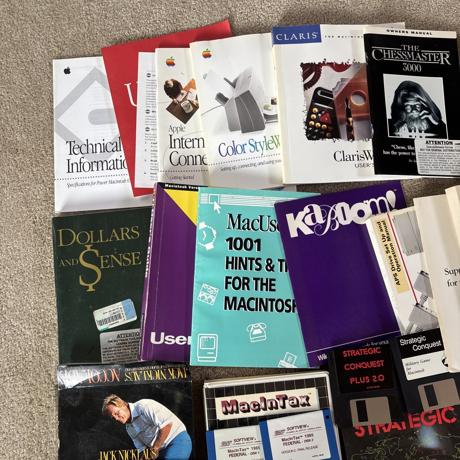 Apple Macintosh Games Software And Book Lot UNTESTED