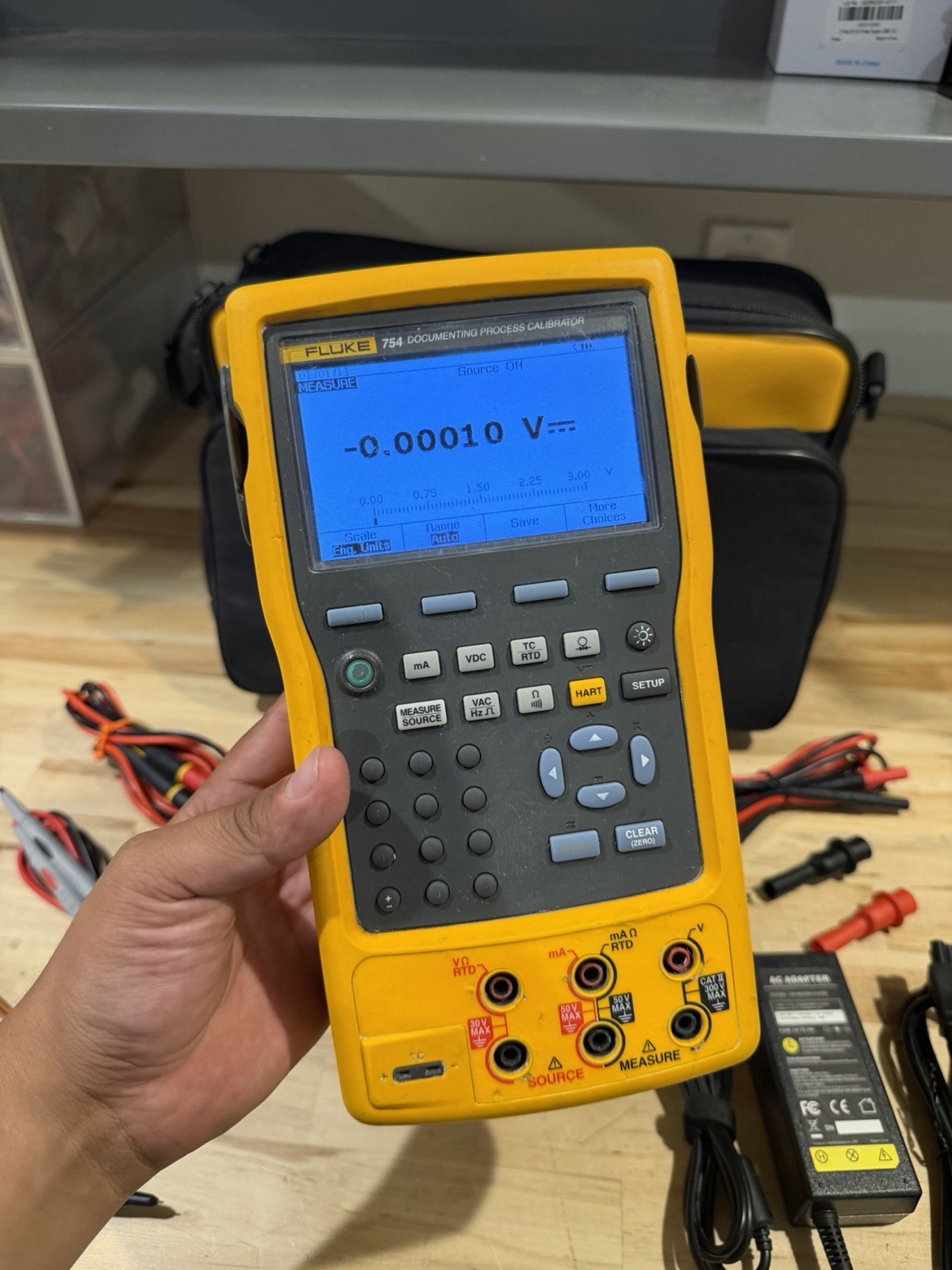 FLUKE 754 DOCUMENTING PROCESS CALIBRATOR W/ ACCESSORIES (TESTED) FREE SHIPPING