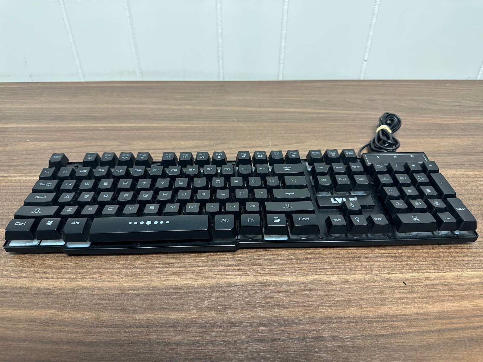 Lvl Up Light Up Keyboard Model LU734-WG Wired Very Good