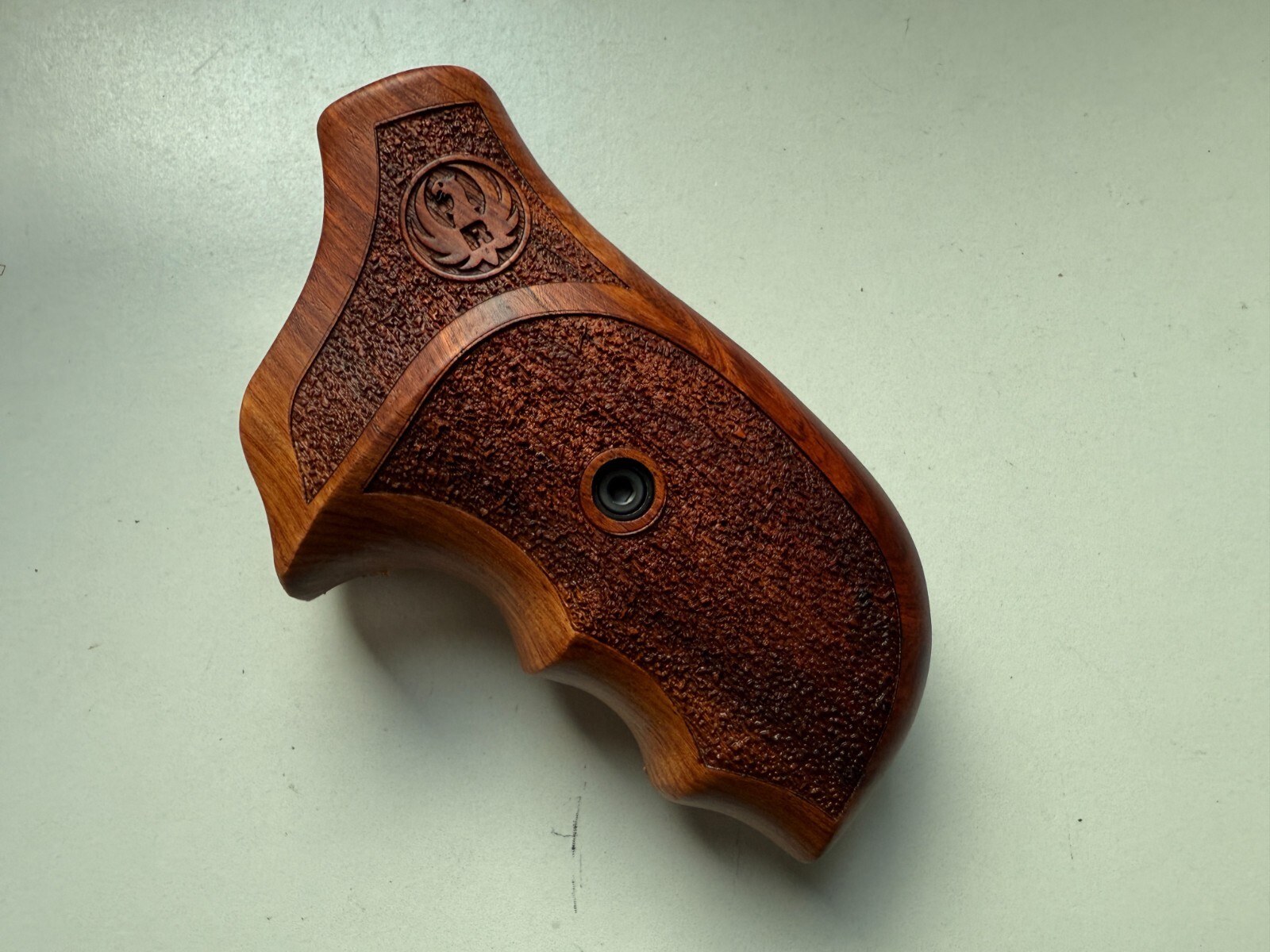 New Decorative checkered Hardwood Handmade Grip For Ruger sp101; Crave art 001
