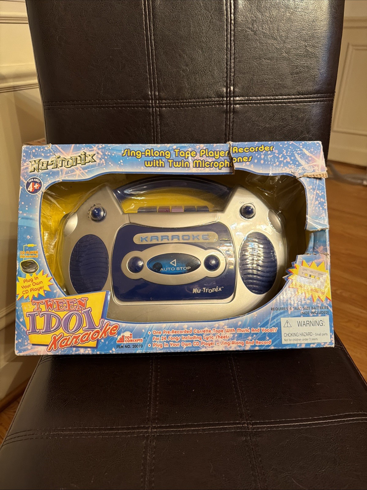 Vintage Nu-Tronix Tween Vintage Idol Karaoke Tape Player/2 Mics New Box Damaged