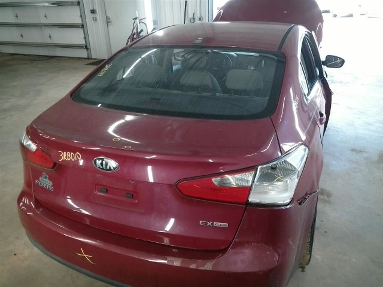 FORTE 2014 Fuse Box Cabin 104806380