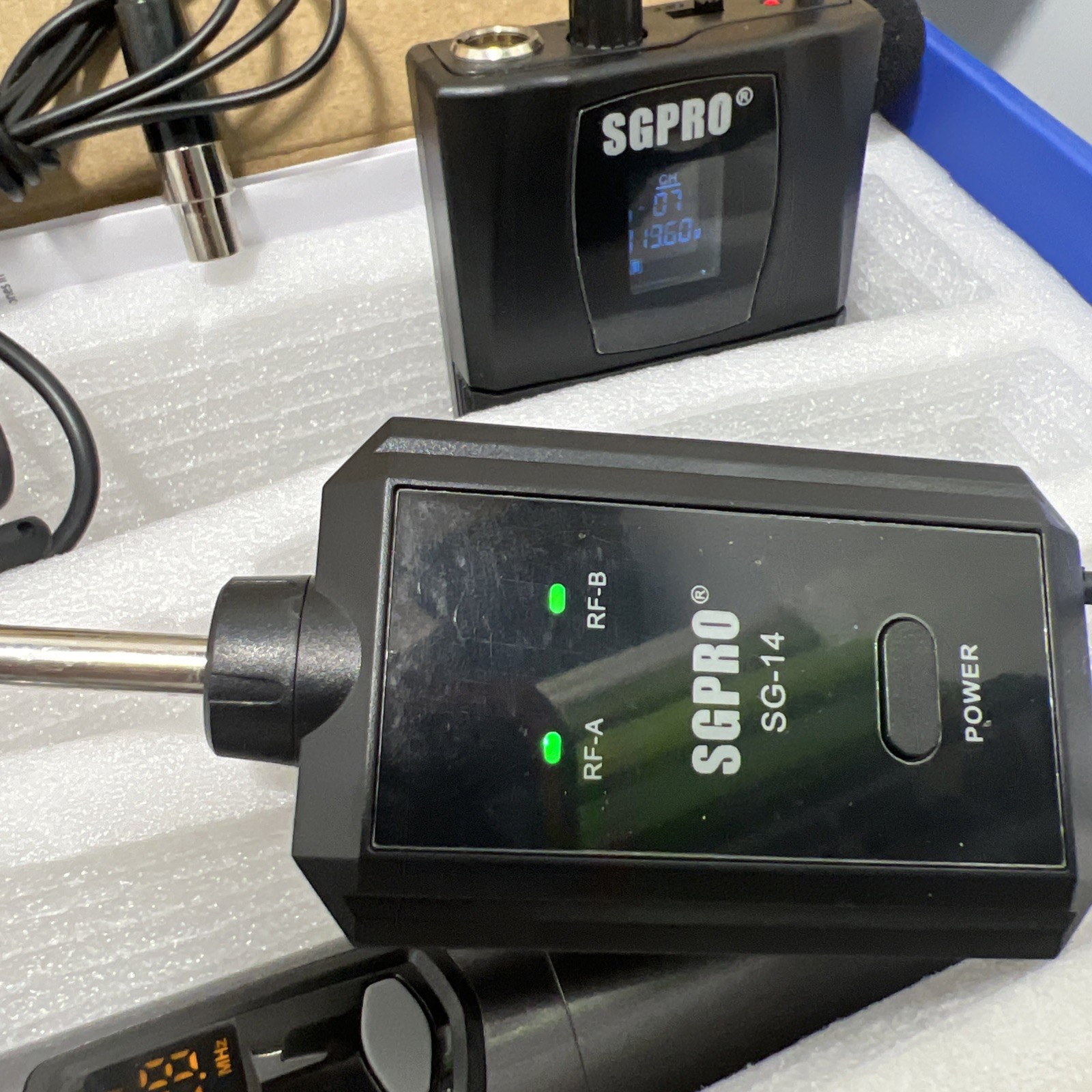 SG PRO SG-14 wireless microphone/ headset System
