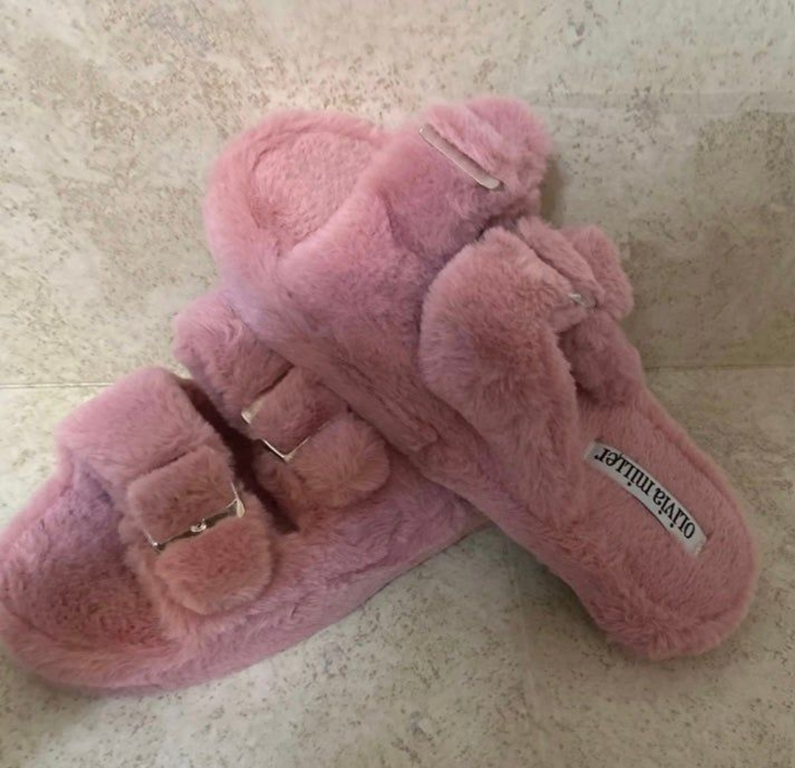Olivia Miller Women Faux Fur Slippers Pink Size 9 New in Box