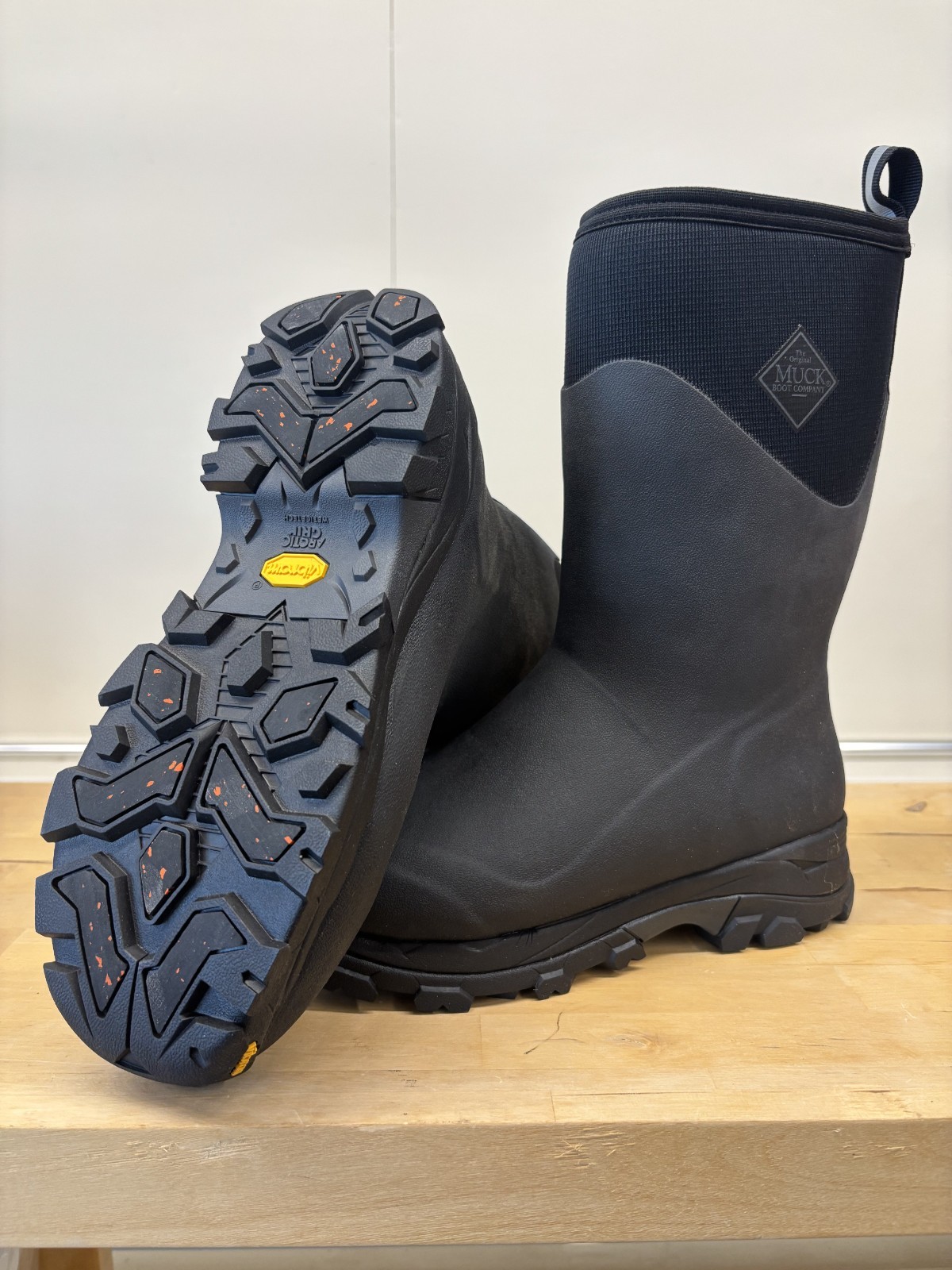 Men's Arctic Ice Mid Boot + Vibram Arctic Grip A.T. AVMVA-000