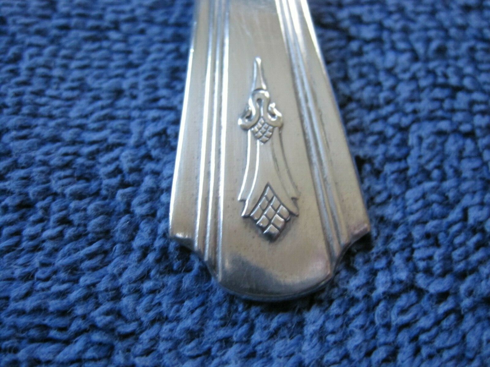 CHARMION 1933 26pc 8 Pl Peerless Oneida Art Deco Silverplate Flatware Basic Set