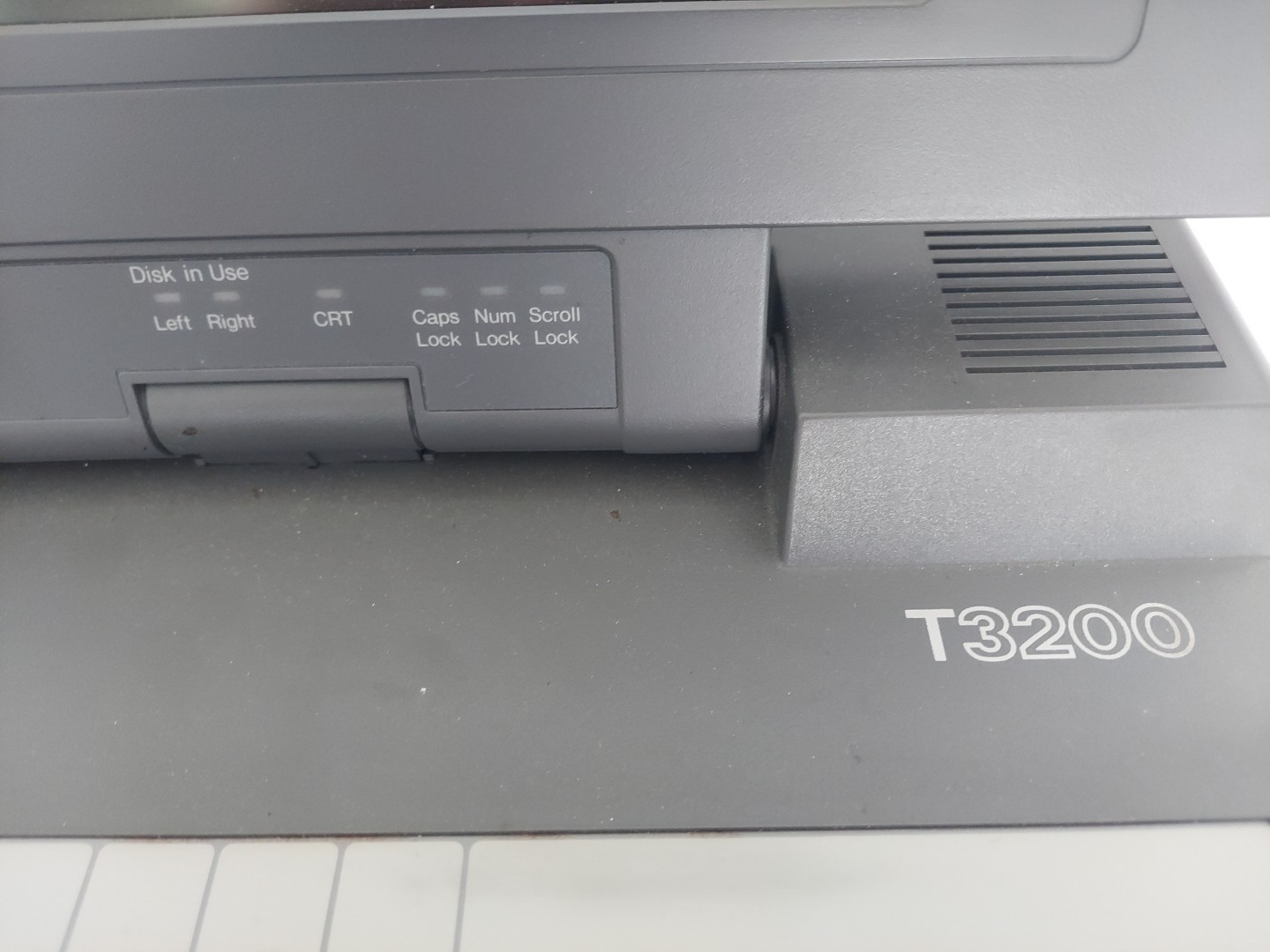 Toshiba T3200 Luggable Notebook Laptop