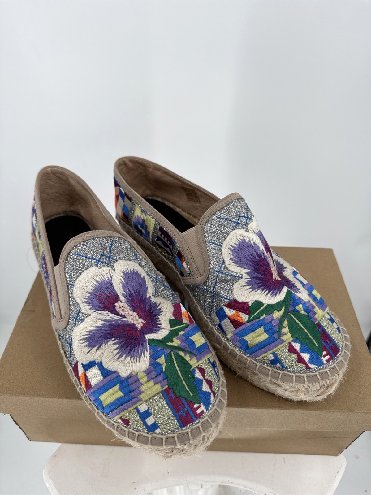 Johnny Was Embroidered Pansies & Flowers Madrid Slip On Espadrille Shoes Sz 39