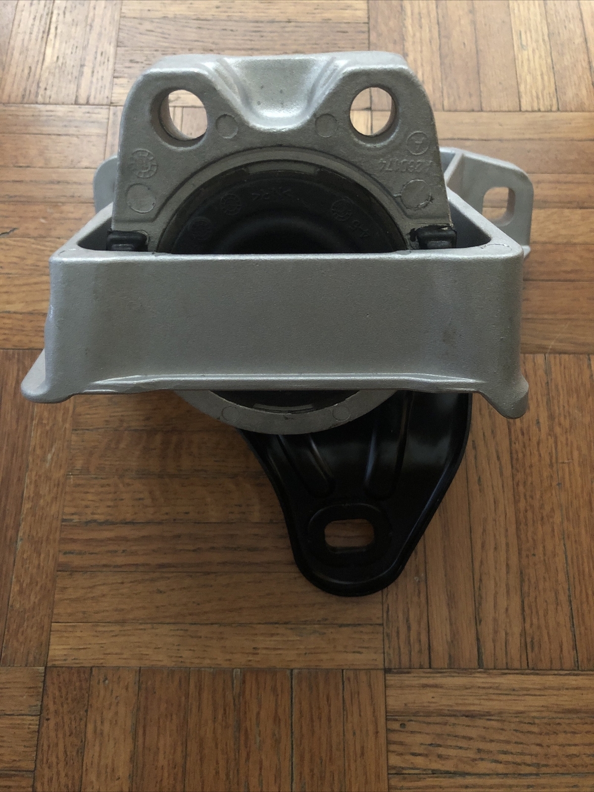 UPPER MOTOR MOUNT BRACKET for Ford Focus 5S43-6F012-CA - New
