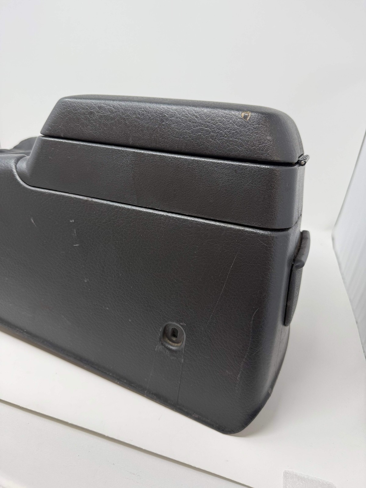 Nissan Skyline Console Hinge