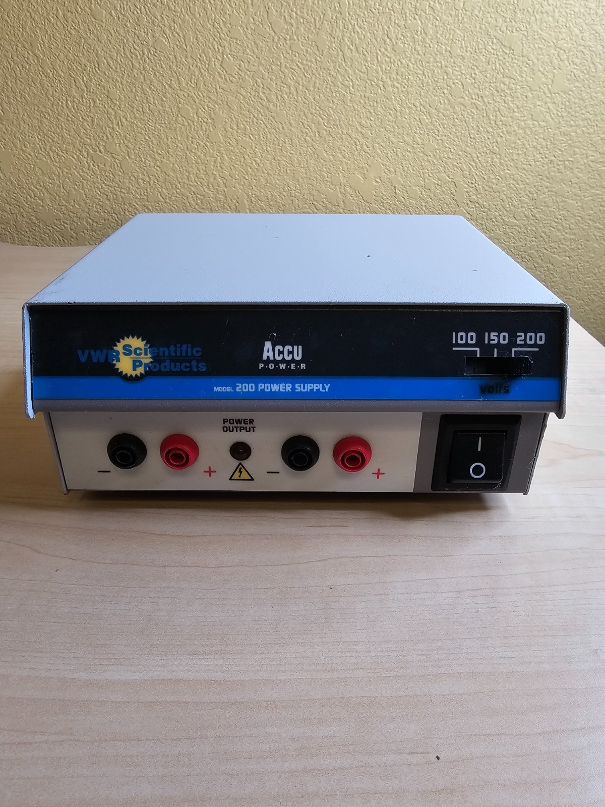 VWR Model 200 AccuPower Power Supply