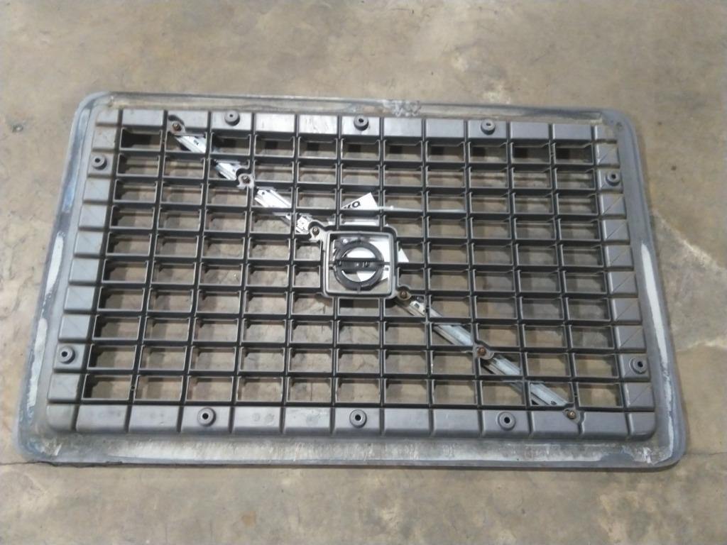 For 2005 VOLVO VNM 2004-2020 GRILLE , MD
