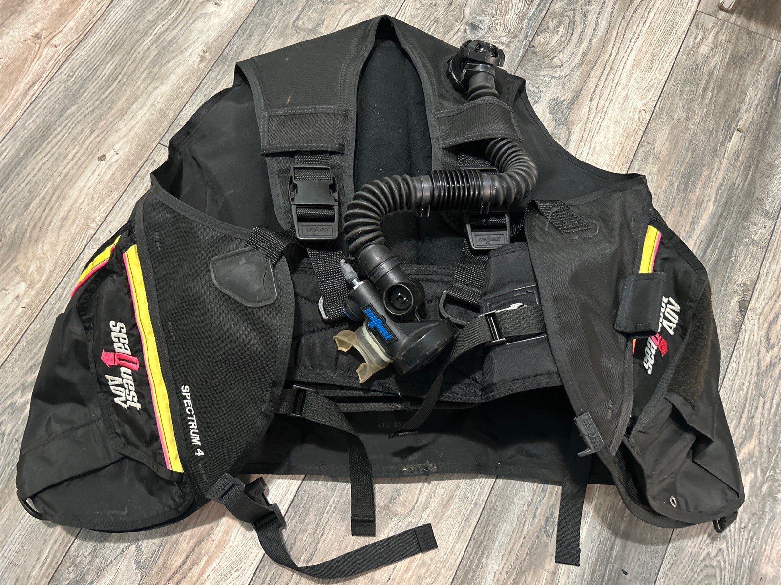 Scuba Diving Vest SeaQuest Spectrum 4 ADV No. KJ104LG45124Size L Air Regulator
