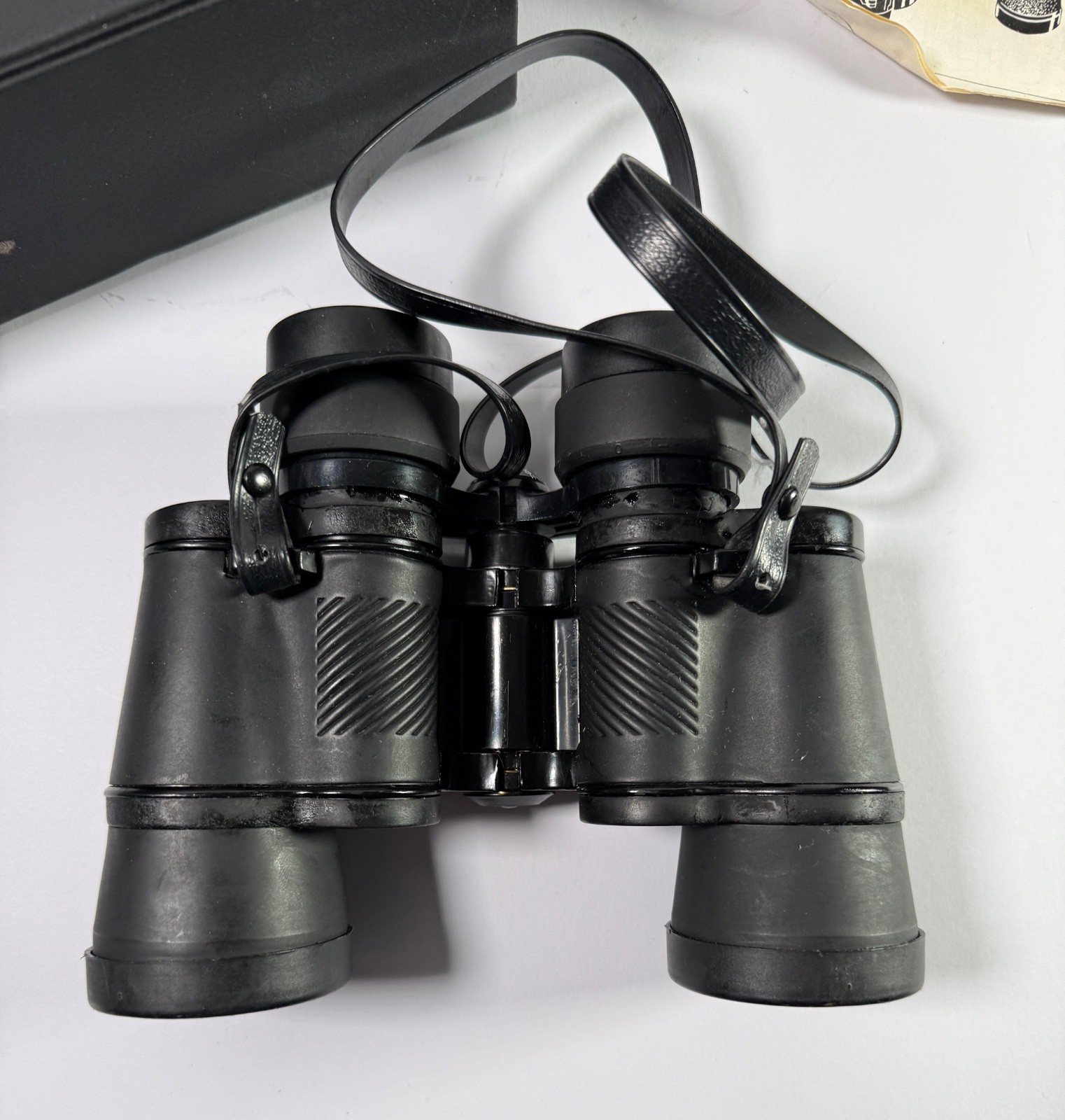 Simmons 8×40 Wide Angle Binoculars – Model 1102 – Case & Instructions