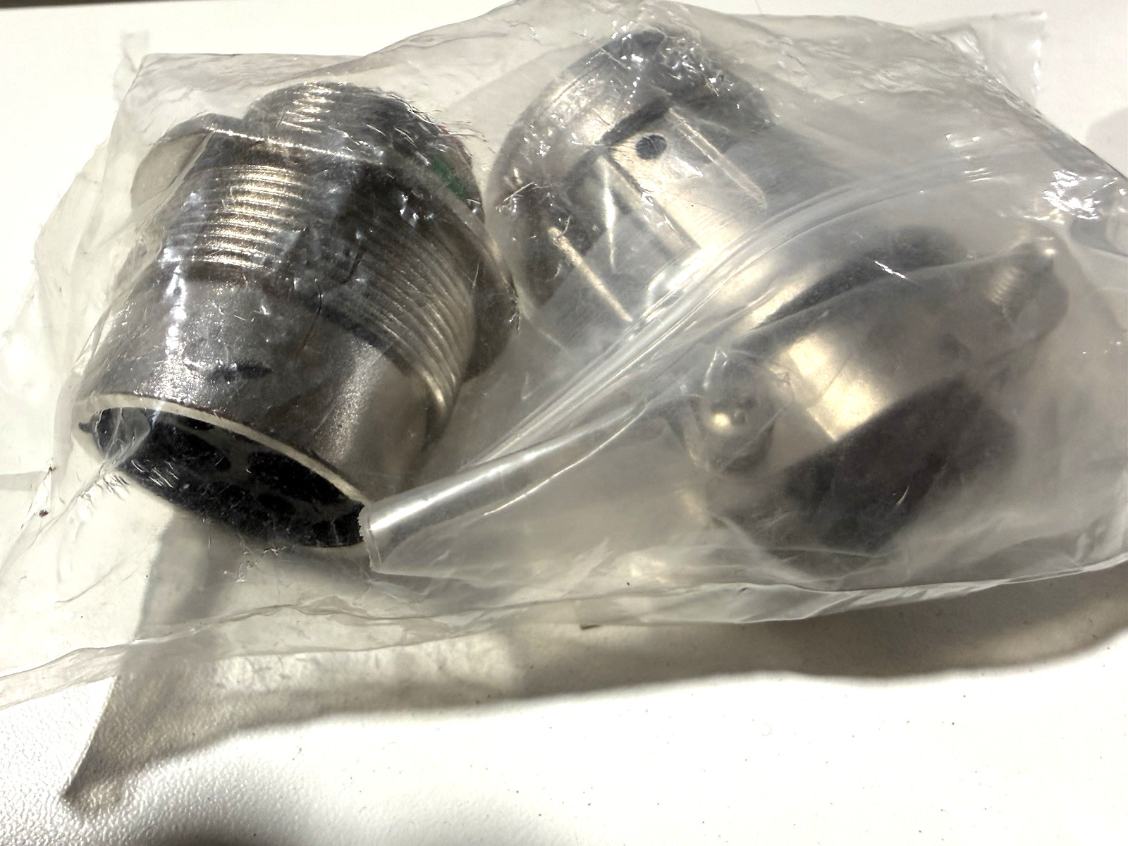 Deutsch Amphenol HD34-18-6PN-059 - 6 Pin Receptacle Plug Connector (OEM) *NEW*