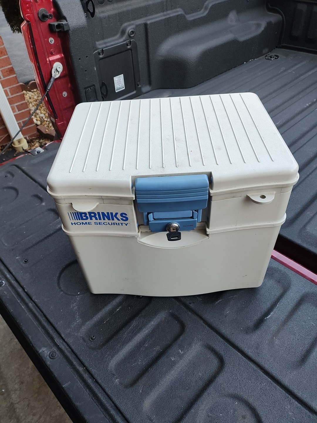 Brinks Home Security Locked Box Fire Safe R15209 Rated 1/2 Hour With Key No