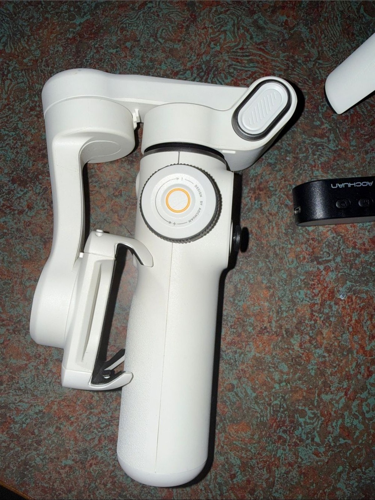 White Handheld Gimbal Stabilizer for Mobile Devices clear screen protector