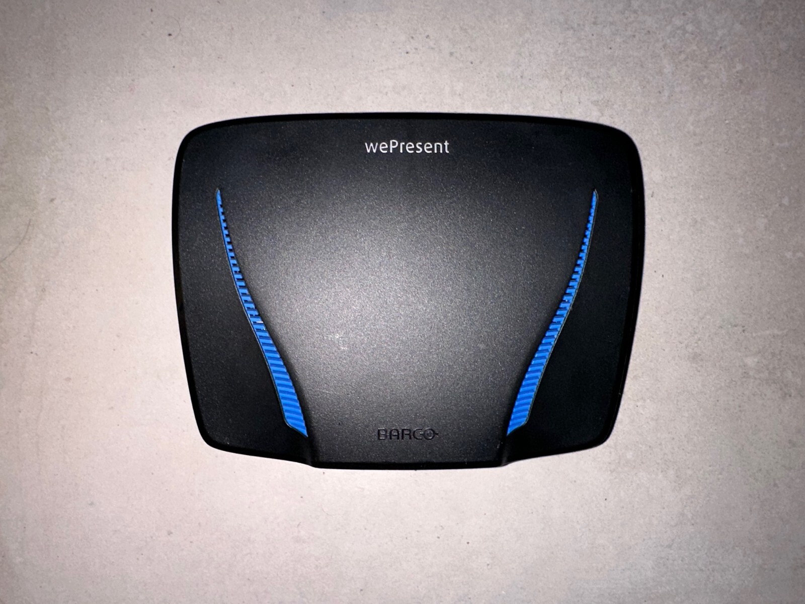BARCO Wepresent WICS-2100 Collaborative Wireless Presentation Gateway 
