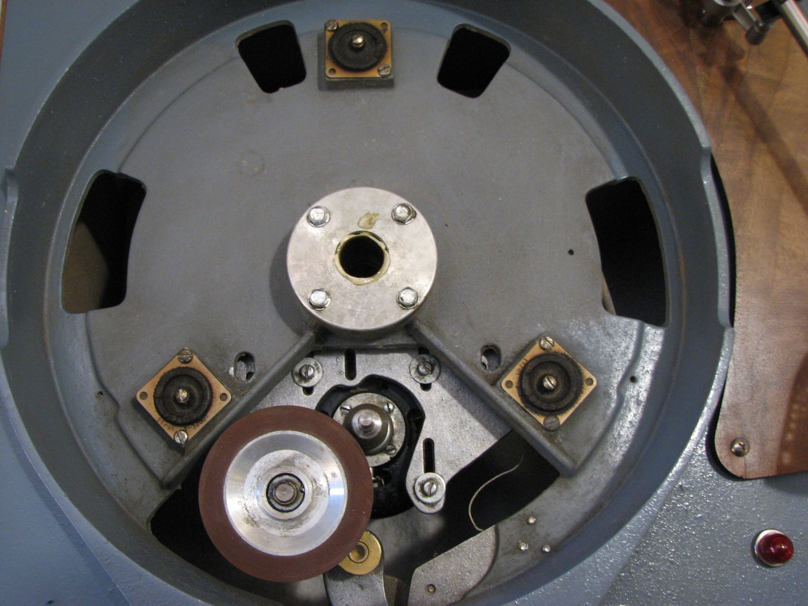 Russco Studio Pro Model B turntable