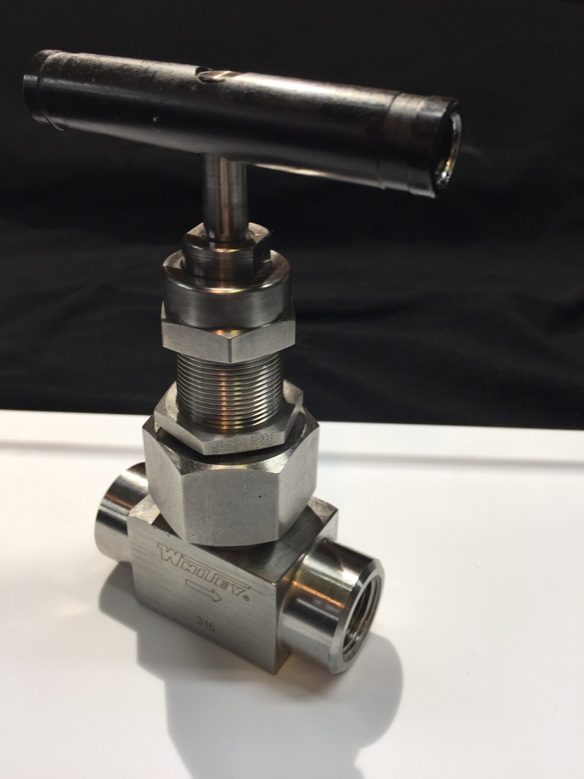 SWAGELOK (WHITEY) NEW SS-12NKRF8 UNION BONNET NEEDLE VALVE IN/OUT 1/2" FEM (B-2)