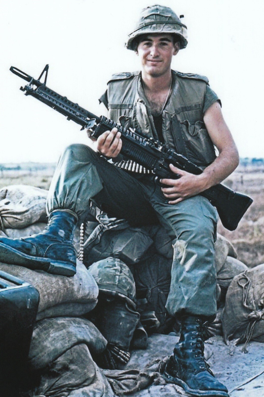 Vietnam  War  Photos --  US  Soldier -