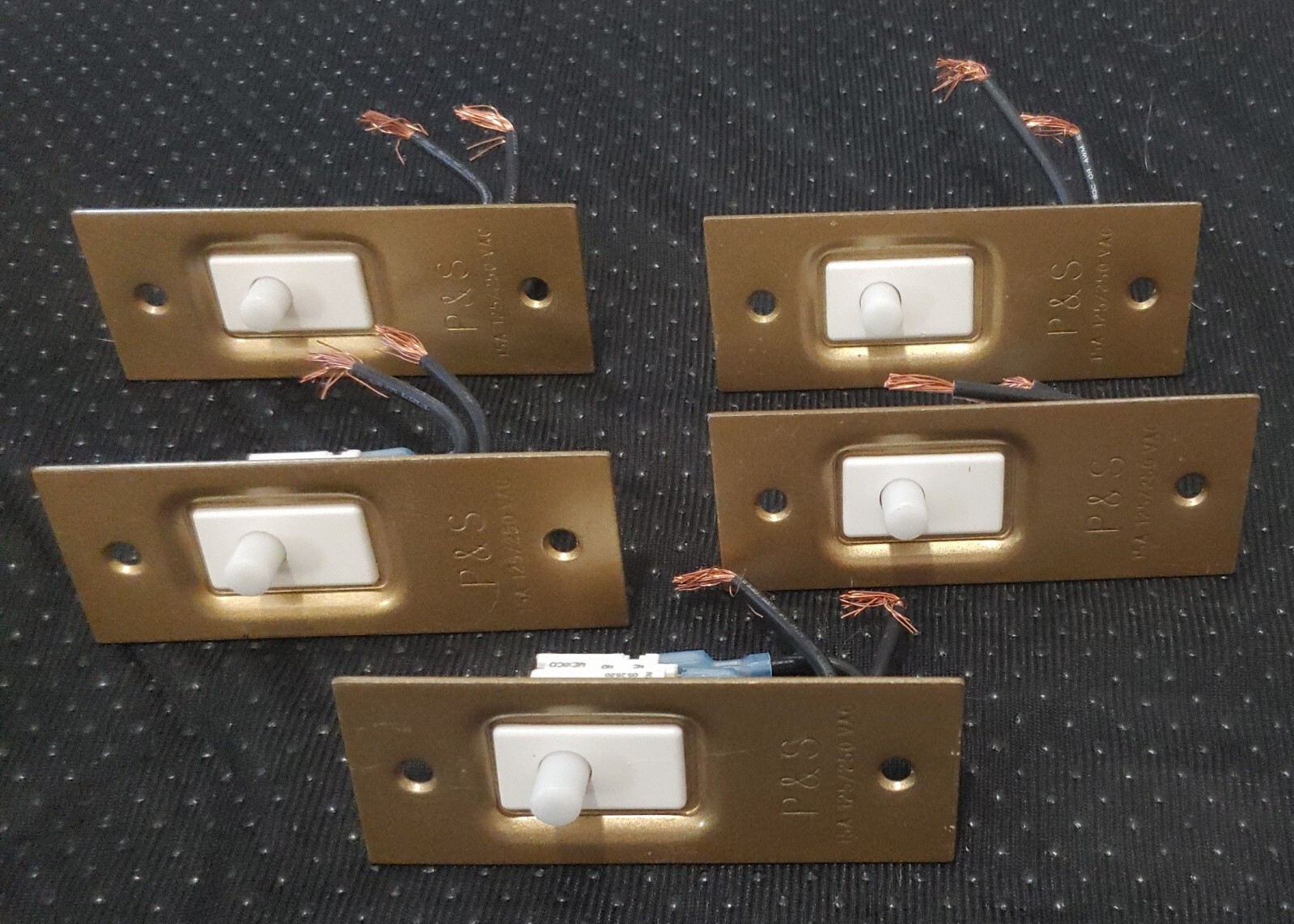 One Pass and Seymour #1200 door switch 120/240 VAC 15 Amp New No Box Free Ship