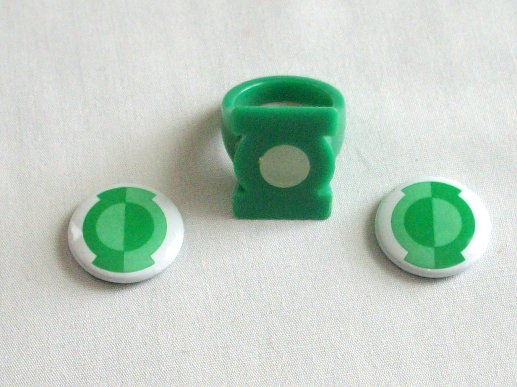 VINTAGE 1994 PROMOTIONAL GLOW IN THE DARK GREEN LANTERN RING w/2PINS - ALL NEW!