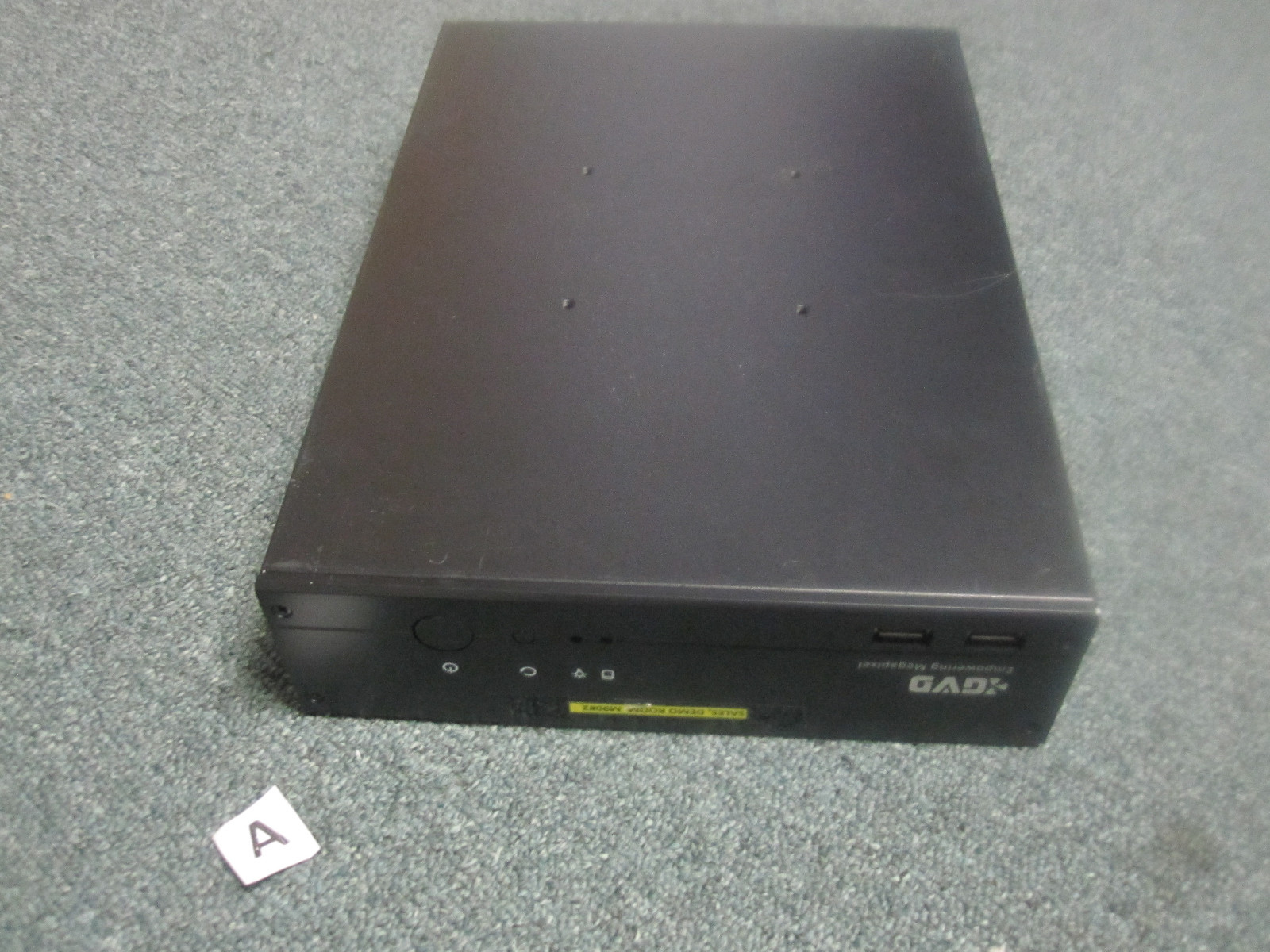 GVD M100 Mini 4 Channel NVR Video Recorder 4GB ATA Flash Disk 900 GB HD