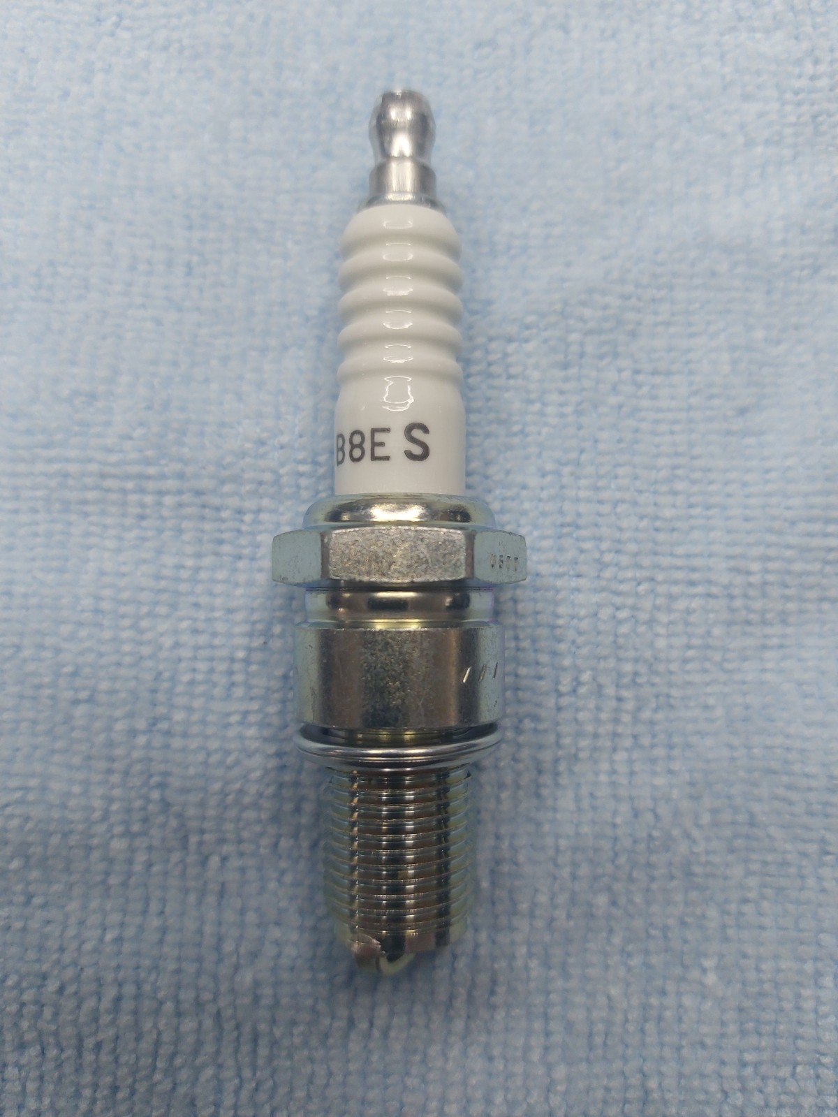 Niterra NGK B8ES Spark Plug 2411