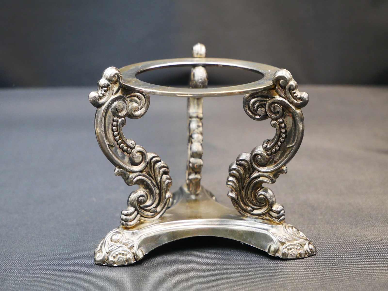 Godinger Silver Art Co. Ornate Scrollwork Orb Holder Stand 3.25" Excellent