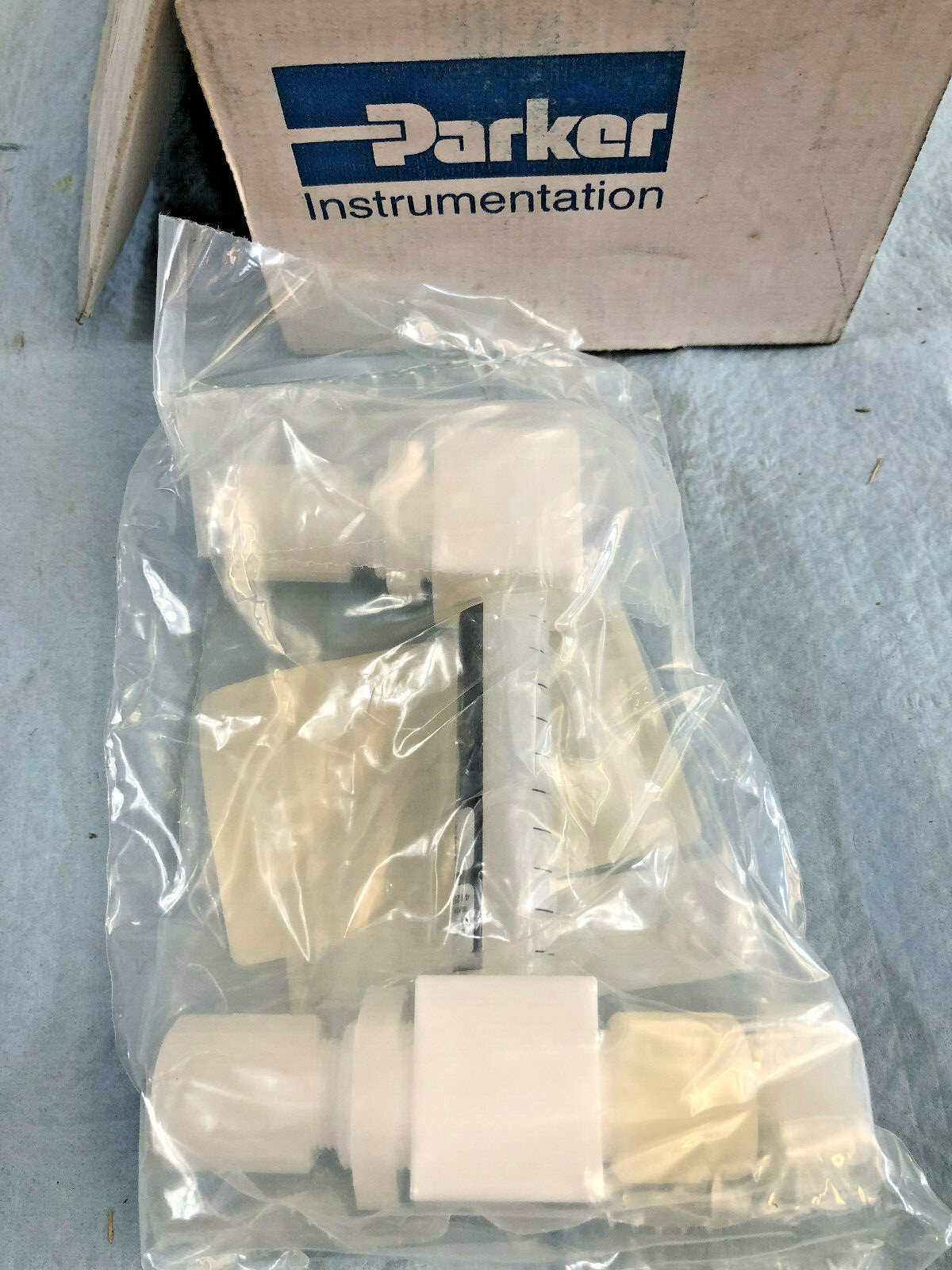Parker FM-3-116688-4000.  1/2" Parflare Flow Meter . Not Opened