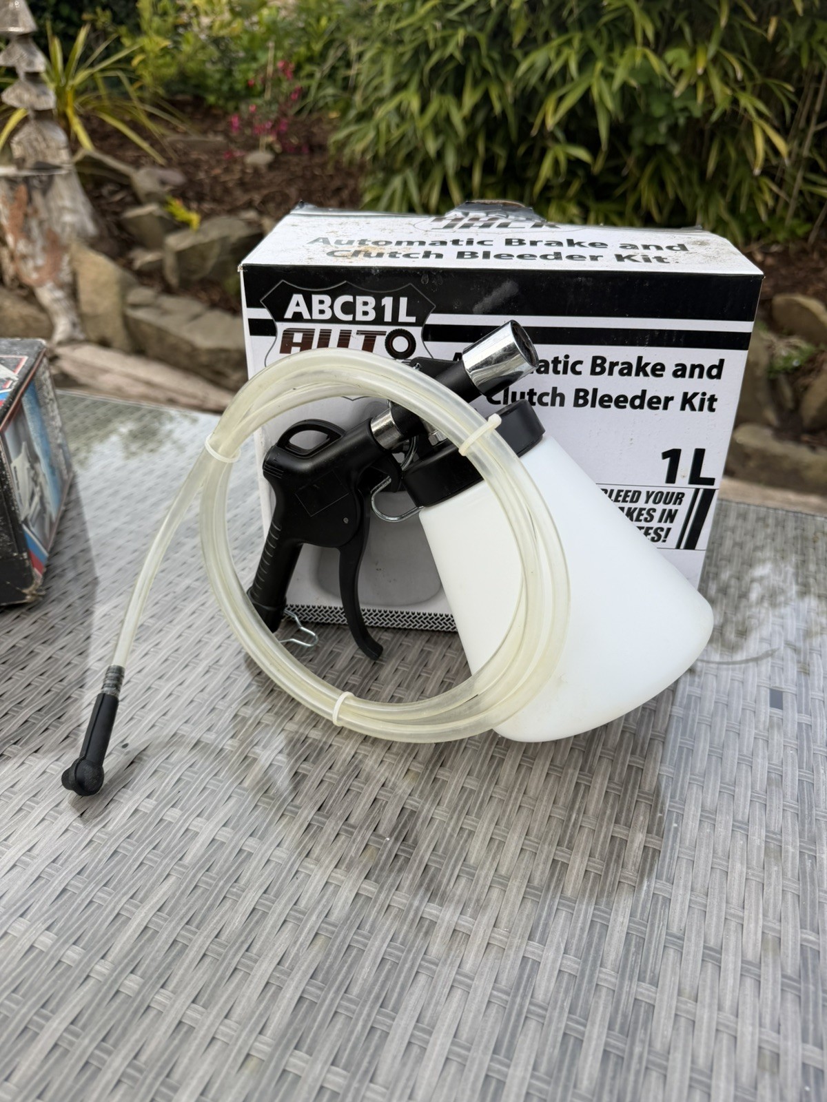 Brake and Clutch Bleeder Vacuum Type 1L Fluid Bleeding Kit Bike Car