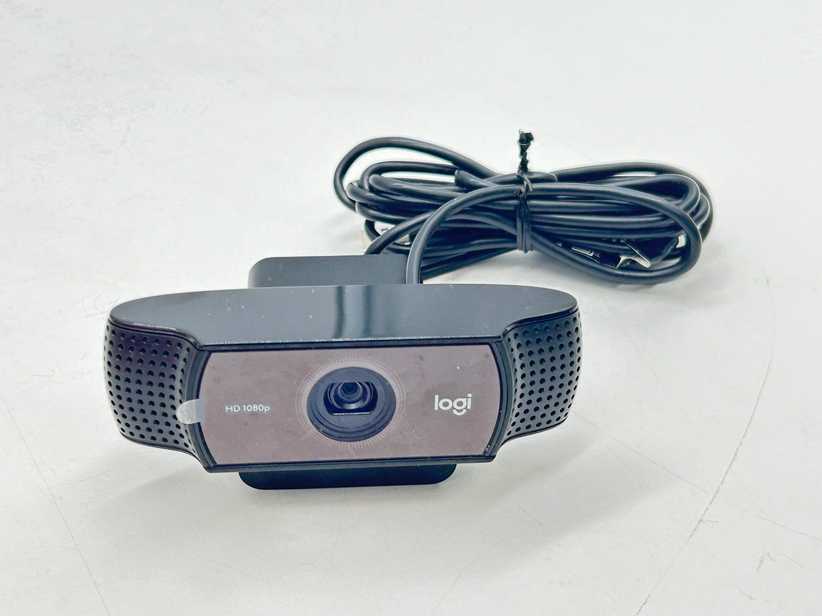Logi 1080p WebCam with Built-In USB Cable