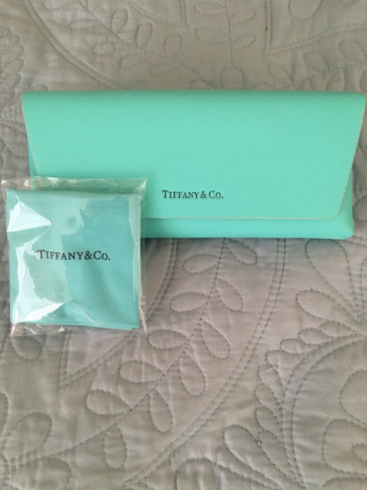 NEW AUTHENTIC TIFFANY & CO.  EYEGLASS-SUNGLASS SEMI HARD MAGNETIC CASE + CLOTH