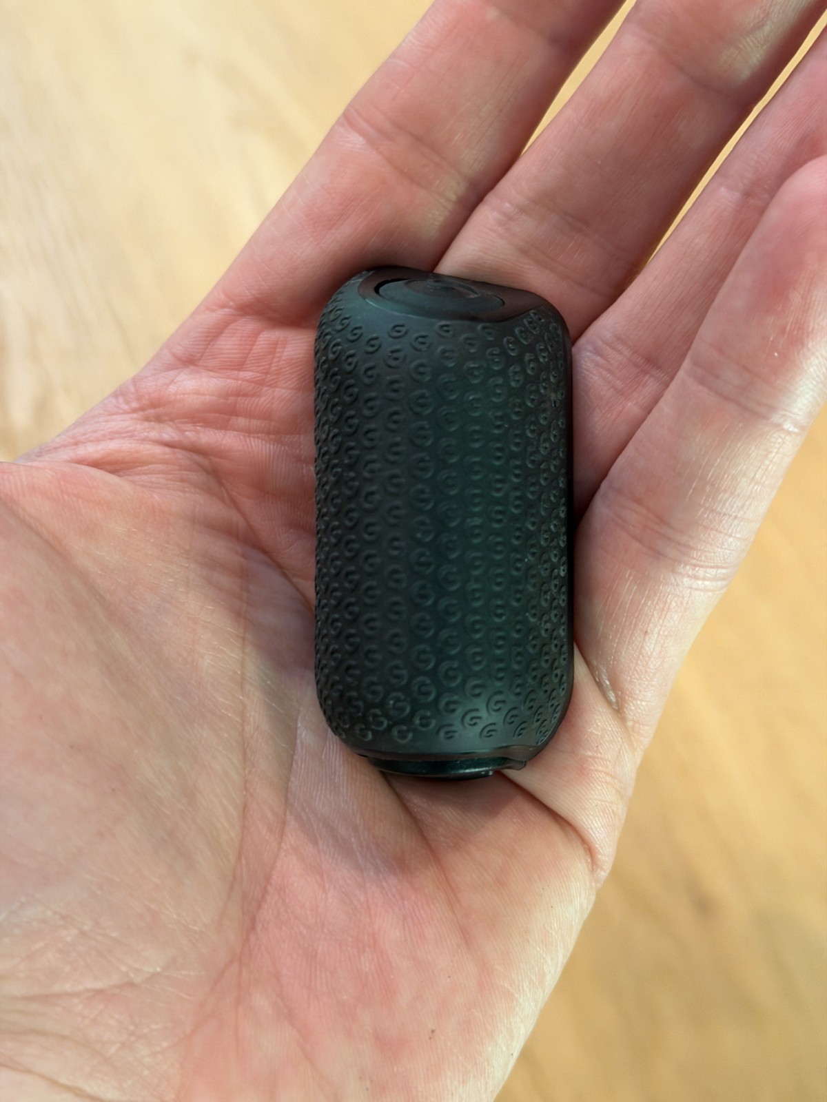 G Grip by Greg Williams Shutter Grip Bluetooth Phone Camera Accessory