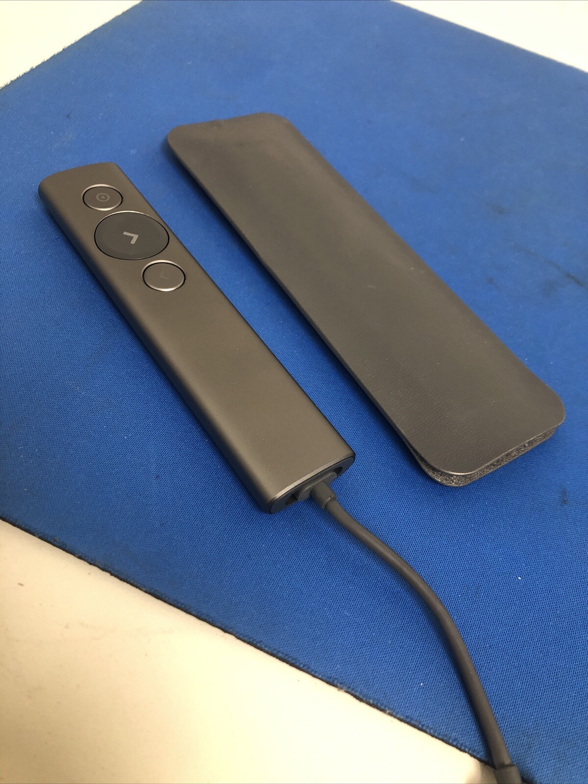 LOGITECH **C17006** 2143LZ5257F8 SPOTLIGHT PRESENTATION REMOTE - No Dongle