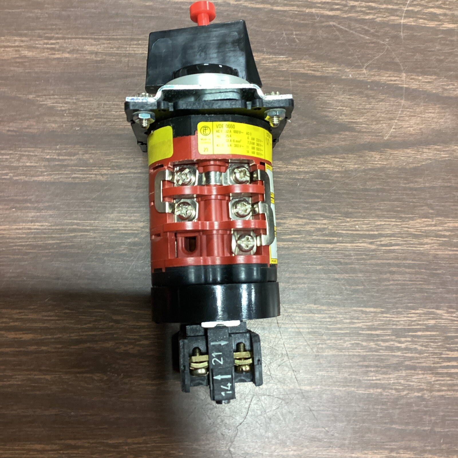 Kraus & Naimer C10  VDE 0660 Rotary panel Switch F06