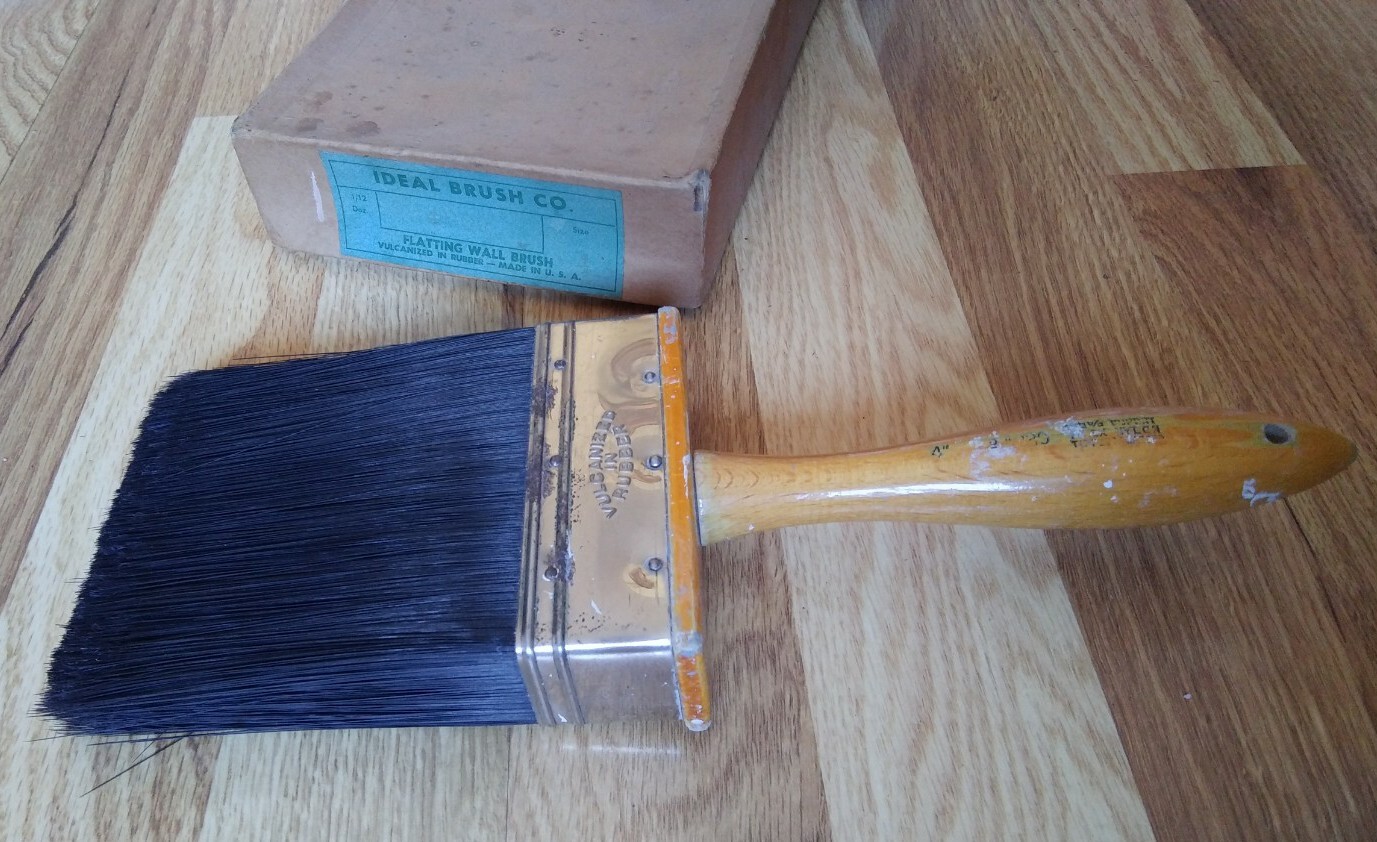 Vintage Ideal Quality Vulcanized 4" Paint Brush in Original Box #4830