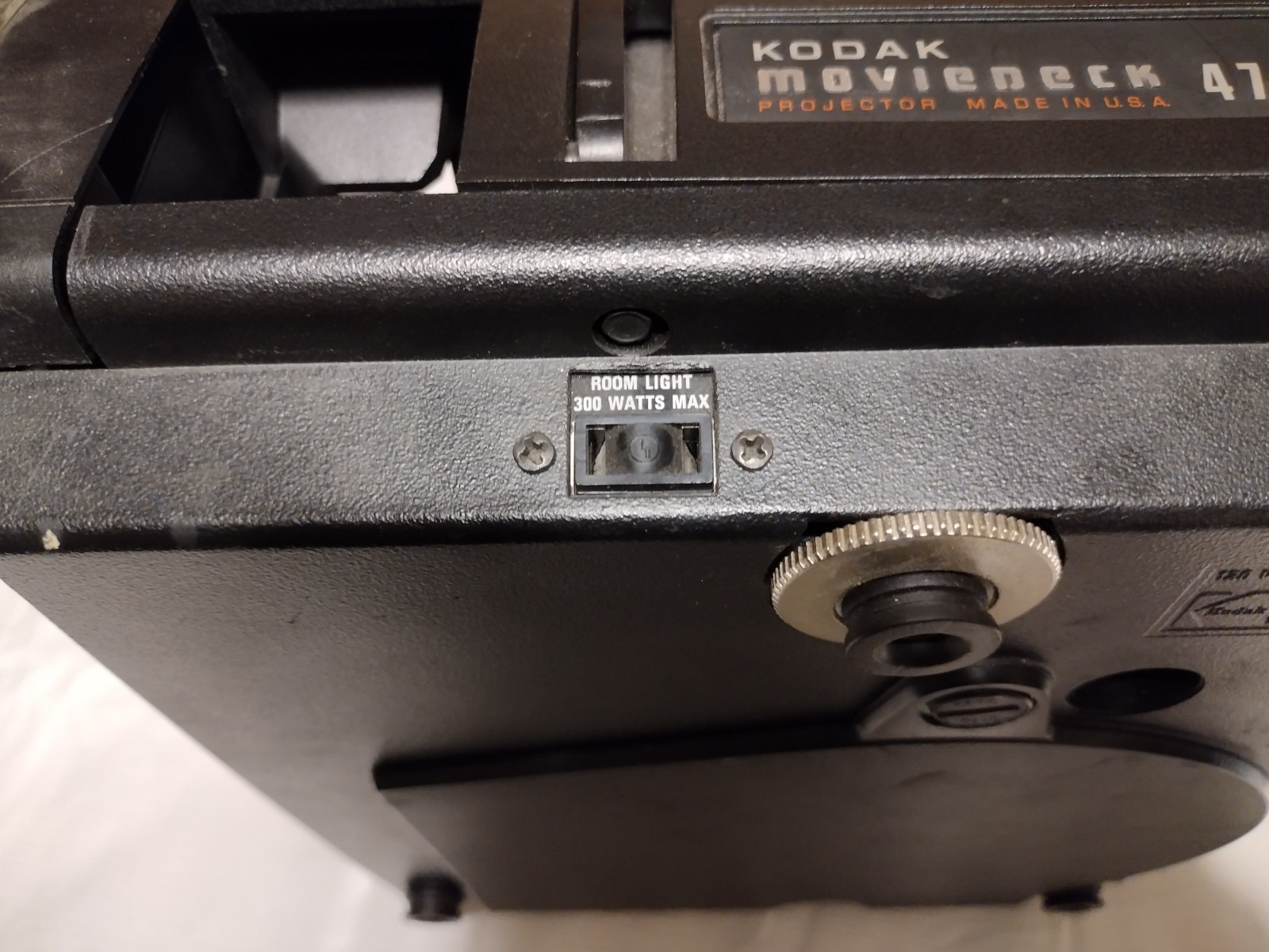 Vintage Kodak Movieneck 475 Projector (Missing Lid) (Turns On) (UNTESTED)