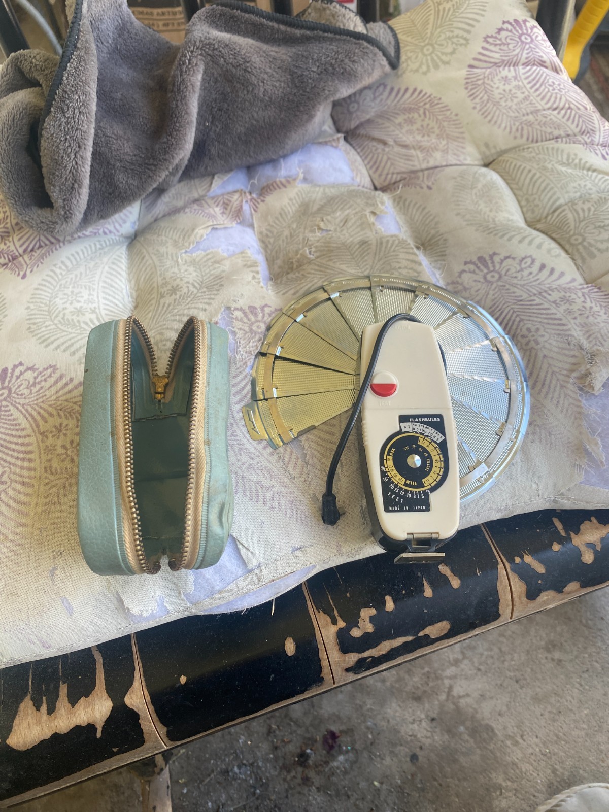 Vintage Popular Flash with Case