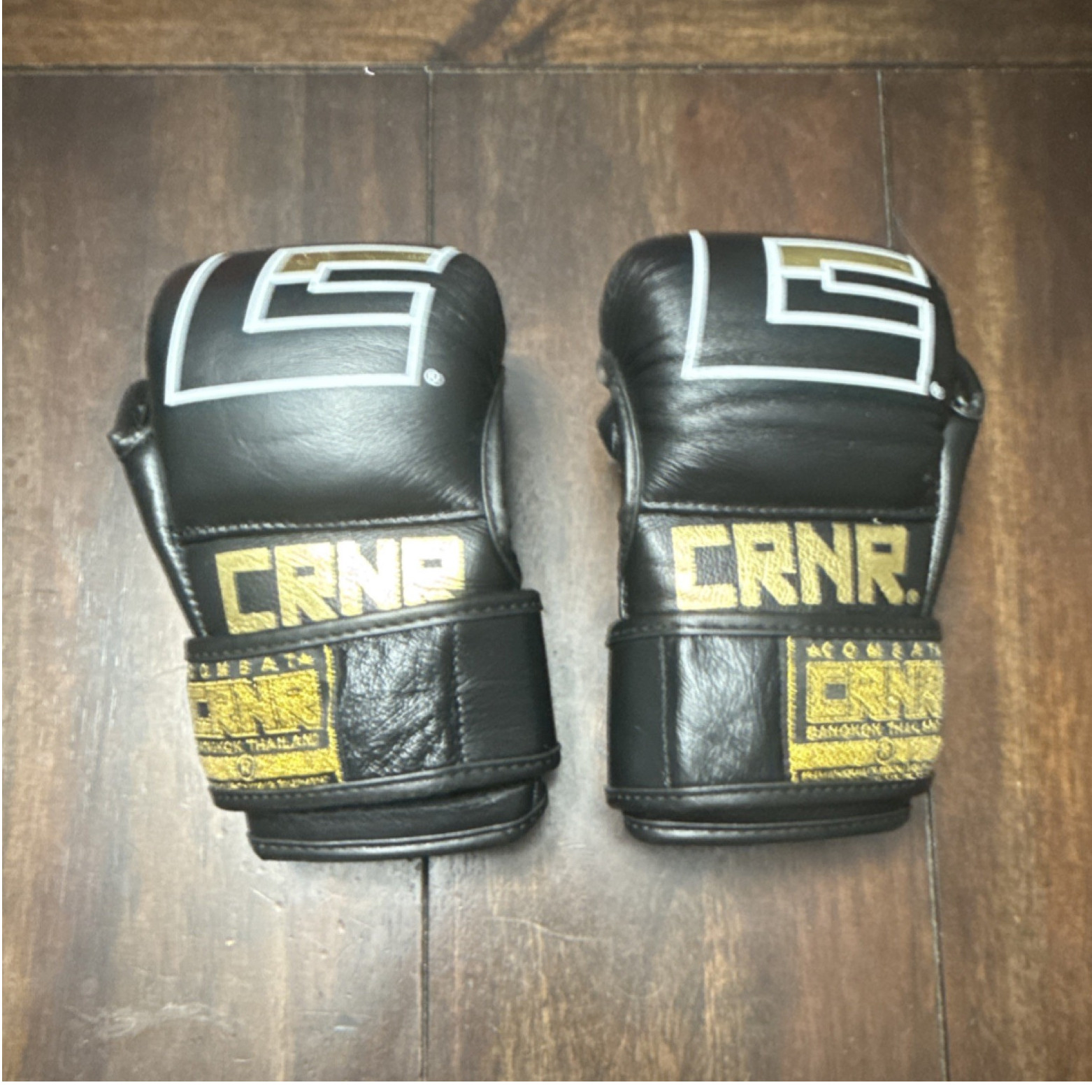 CRNR MMA Grappling Gloves Black Gold Martial Arts Bangkok Thailand LARGE
