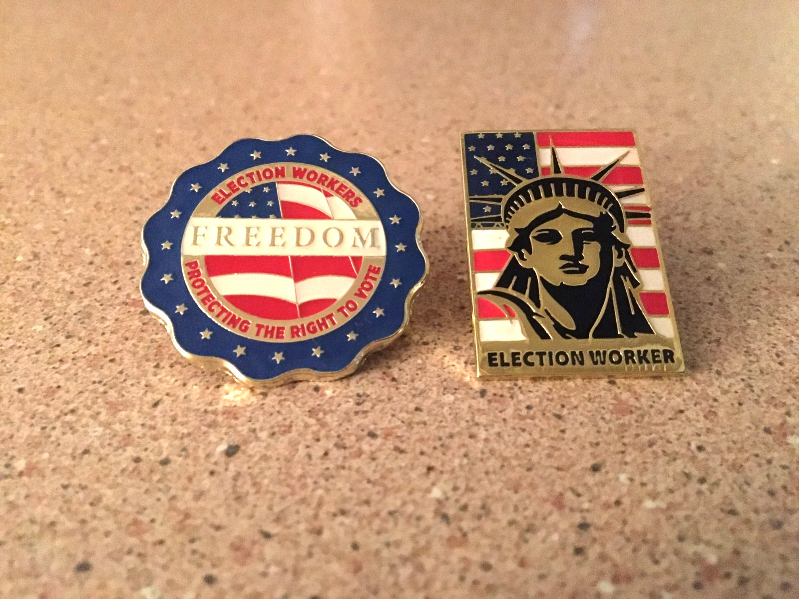 2- FREEDOM STATUE OF LIBERTY PROTECTING THE RIGHT TO VOTE ELECTION PIN PINBACK