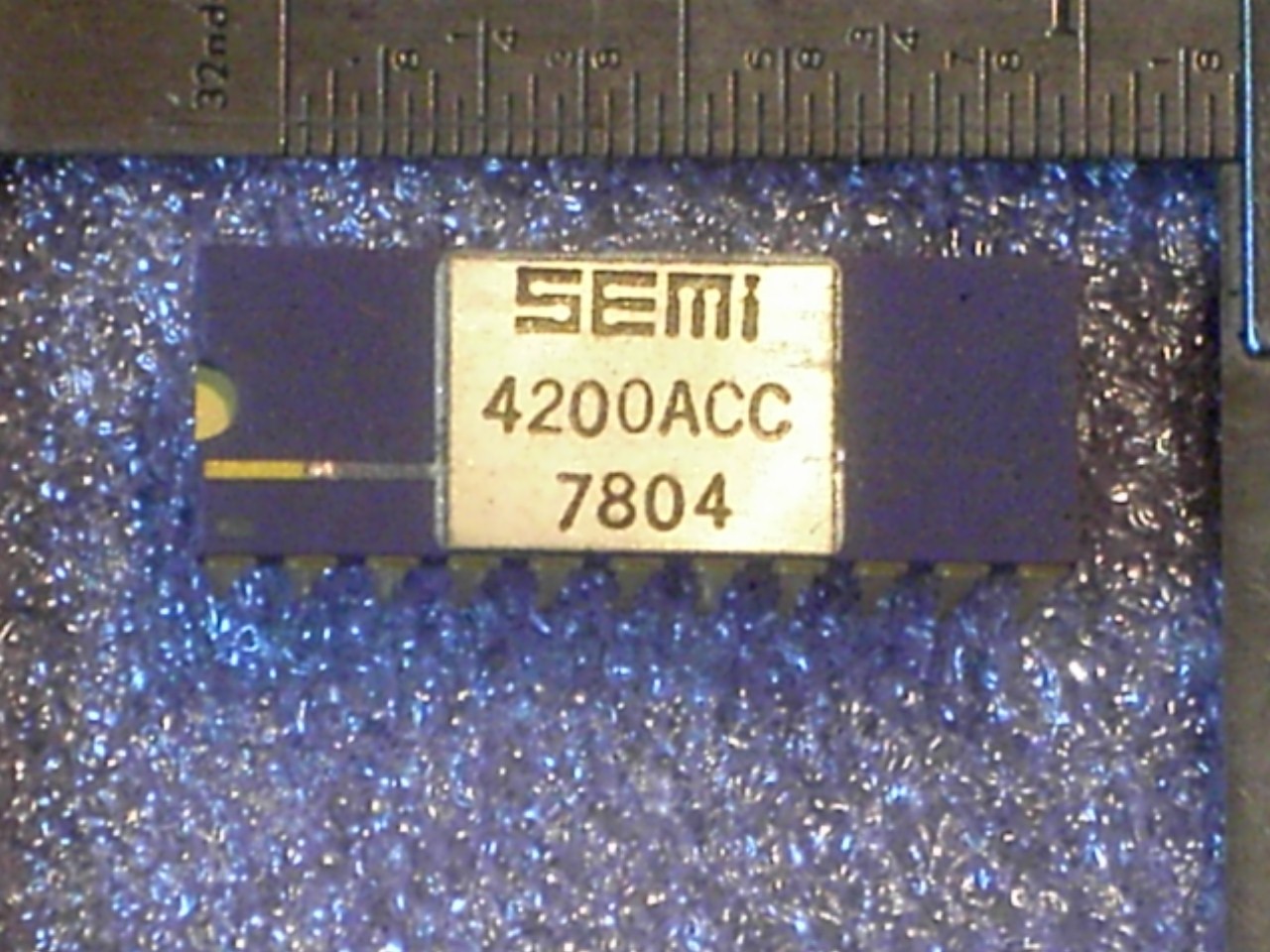 SEMI 4200 ACC SRAM 4K x 1 TTL In/Out 200ns Gold Top Gold Leads DIP 22 These we