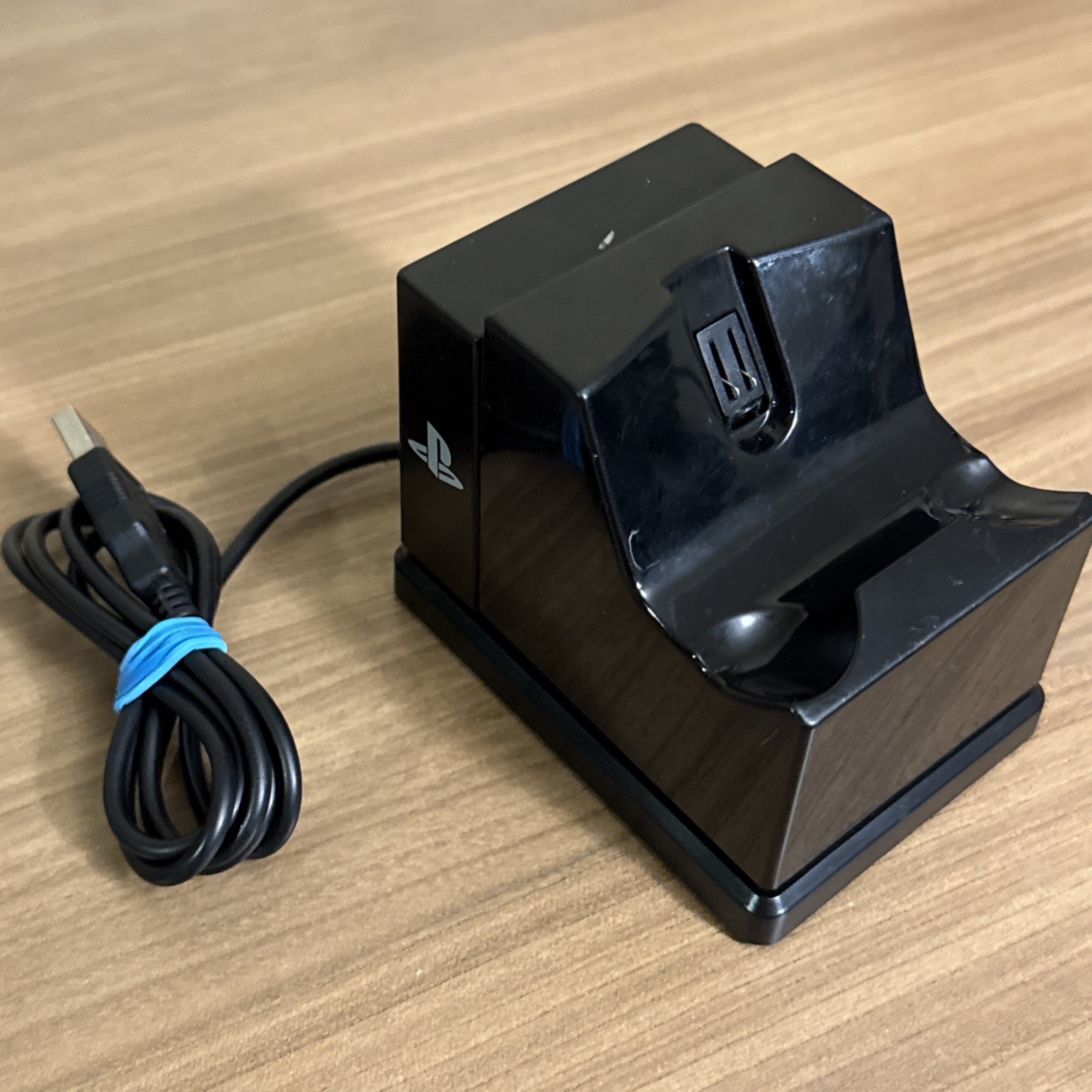 Playstation 4 - USB Charger - Power A - Model 1346333-02