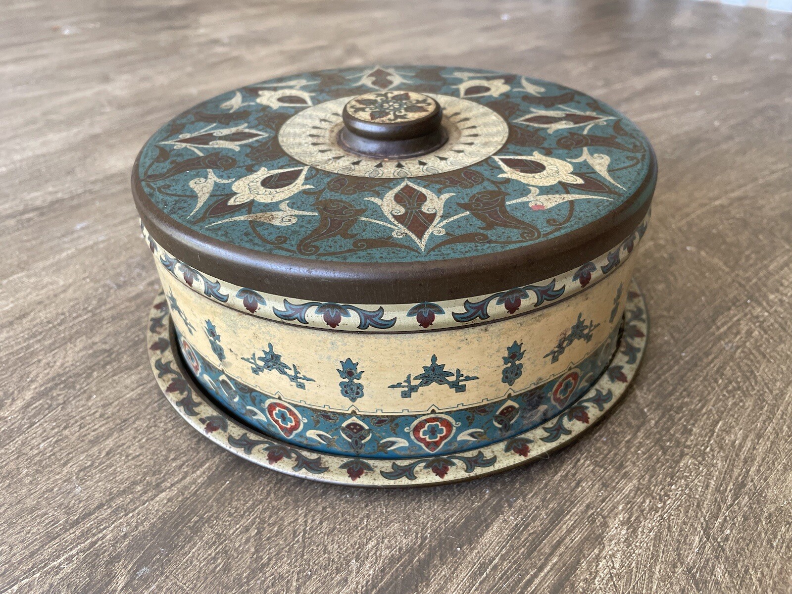 Vintage Metal Bisquit Tin