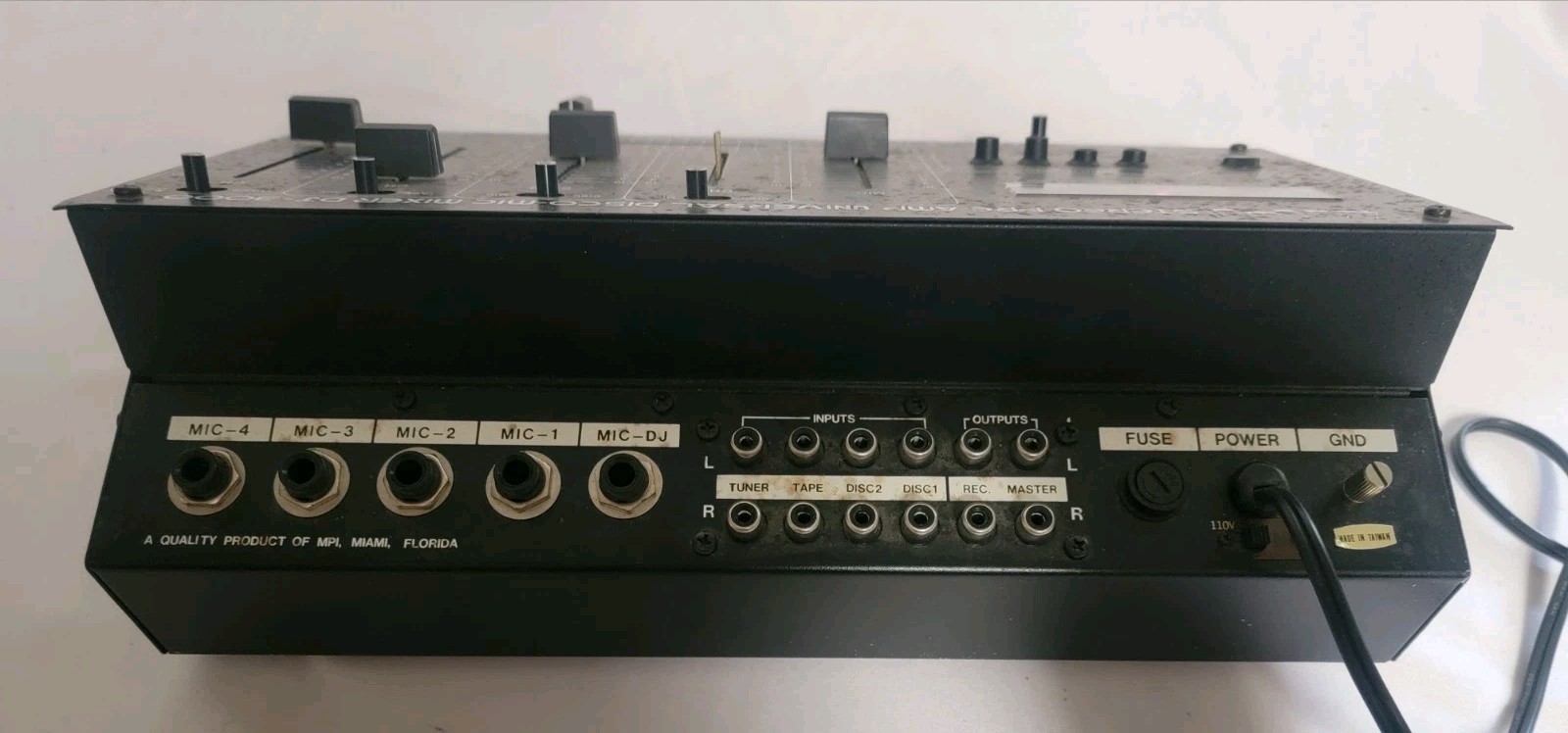 MPI Stereo Pre-Amp Universal Disco-Mic Mixer DJ-3000